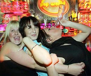 new-zealand-drunk-girls1.jpg