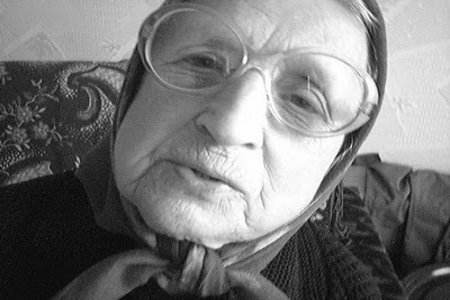 Dead Woman In Chair Watches TV For 42 years - GlossyNews